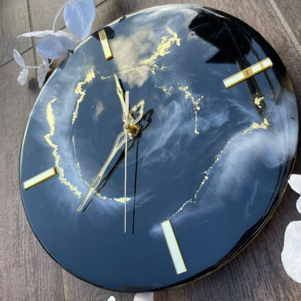 Dettaglio ArtResinProject di creazioni artigianali in resina e legno su misura