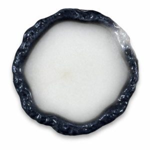 Catalogo Sottobicchiere rotondo in resina bianco perlato con bordo blu notte
